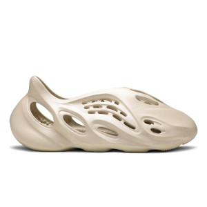 Yeezy Foam RNNR Sand